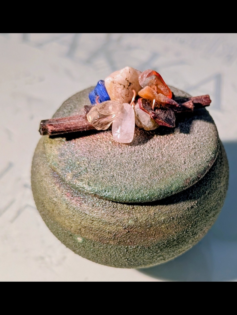 Jeremy Diller Pueblo Pottery. Small Topped Dish